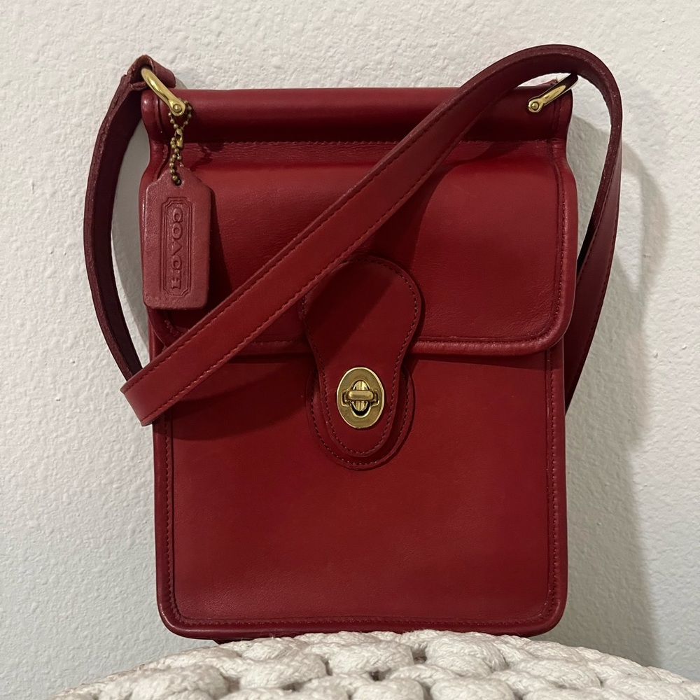 Vintage Coach leather cross body station bag